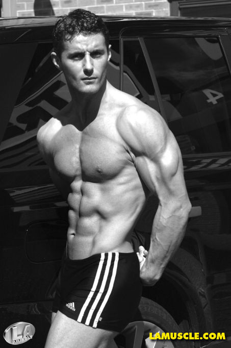 Simon Howard, Model