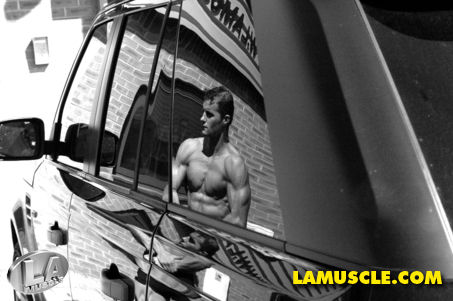 Simon Howard, Model